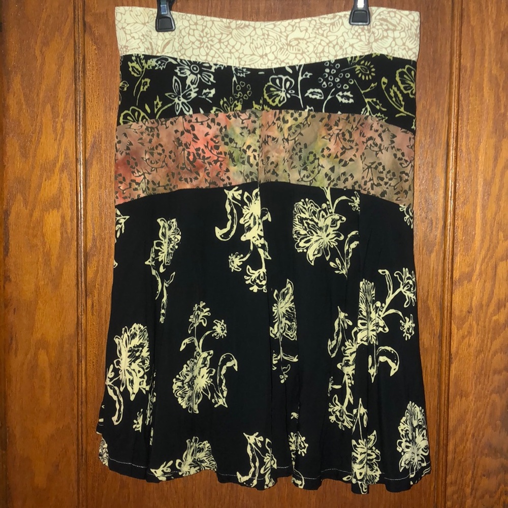 Santiki Women’s Black Cream Brown Floral Skirt